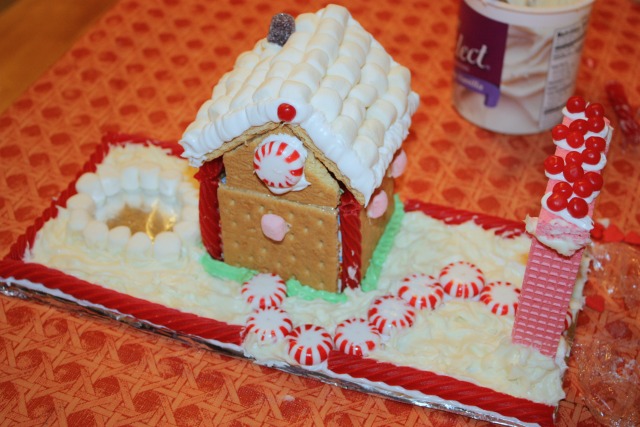 How to make Gingerbread Houses with Young Children :: HoosierHomemade.com