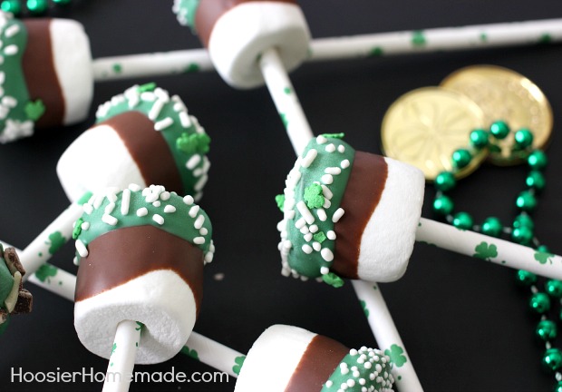 Grasshopper Marshmallow Pops | Recipe on HoosierHomemade.com