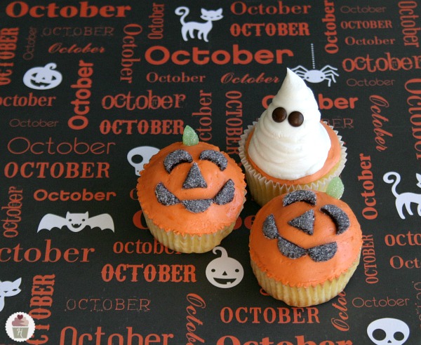 Halloween Cupcakes : HoosierHomemade.com