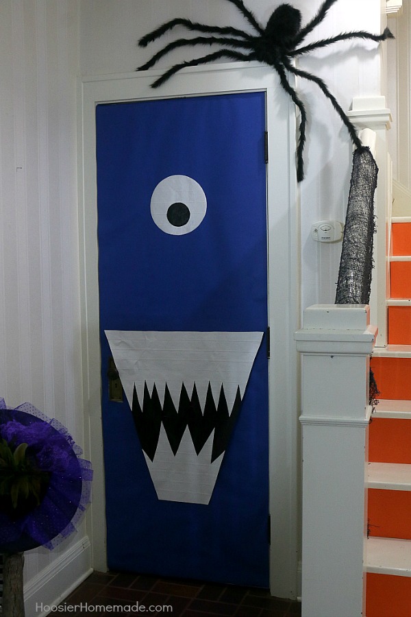 HALLOWEEN DOORS -- Create these fun and easy Halloween decorations with a few simple supplies! 