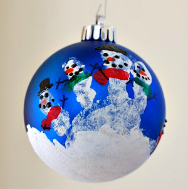 Handprint Snowman Ornament :: 100 Days of Homemade Holiday Inspiration on HoosierHomemade.com