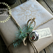 This Homemade Wrapping Paper is quick and easy! Add a special touch to your presents with these easy painting technique! Pin to your Christmas Board!