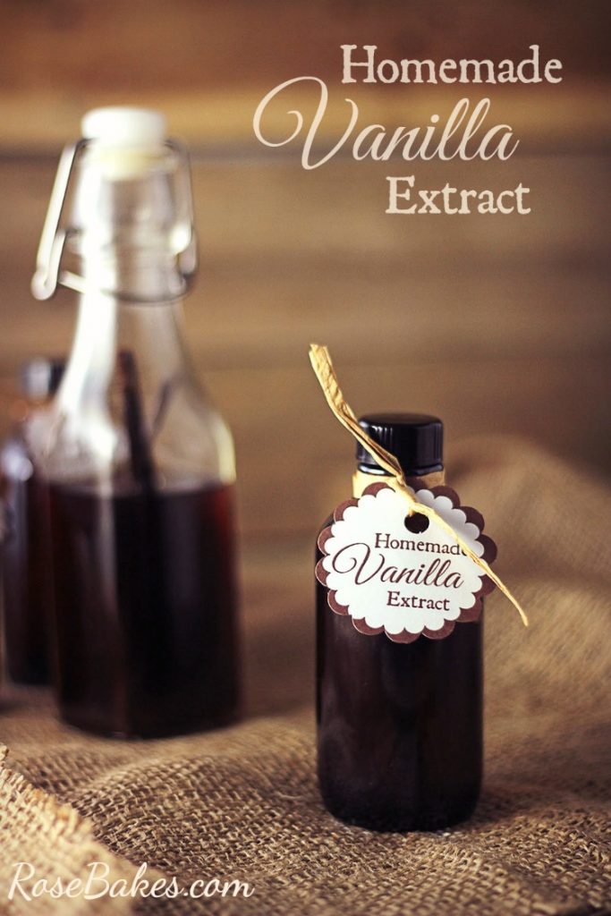 How to Make Homemade Vanilla Extract- the perfect DIY Christmas gift for everyone on your list!