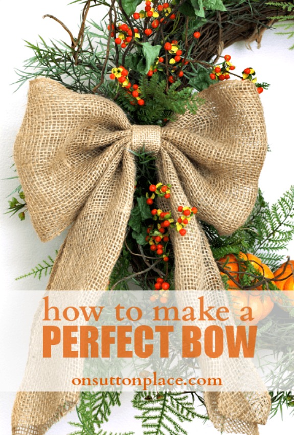 How to Make a Perfect Bow | 100 Days of Homemade Holiday Inspiration on HoosierHomemade.com