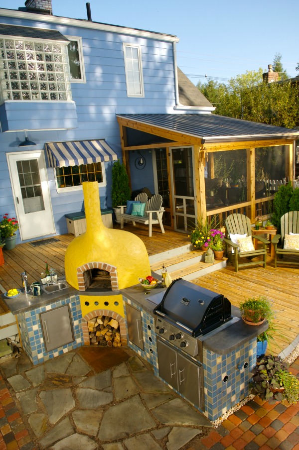 DECK INSPIRATION IDEAS -- Planning to build a deck? Check out these ideas and have your questions answered from an expert!