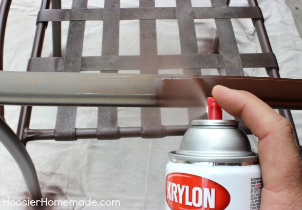 How to Paint Chairs: Quick Fix for Rust :: Tutorial on HoosierHomemade.com