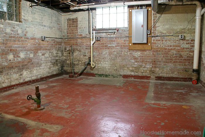 LAUNDRY ROOM MAKEOVER -- Doing Laundry is a must! Why not have a space that you love? This before and after will SHOCK you! 