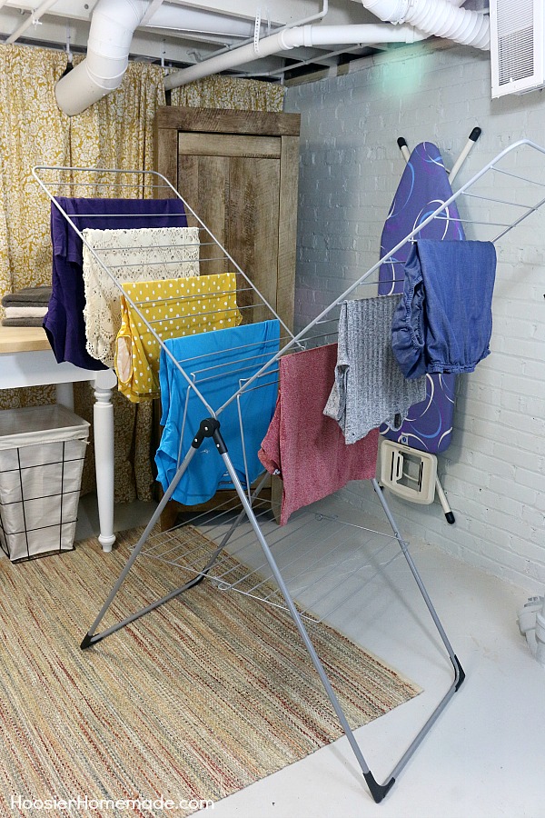LAUNDRY ROOM ORGANIZING IDEAS -- Keeping your space organized is half the battle when the laundry is piling up! These simple, easy ideas will help!