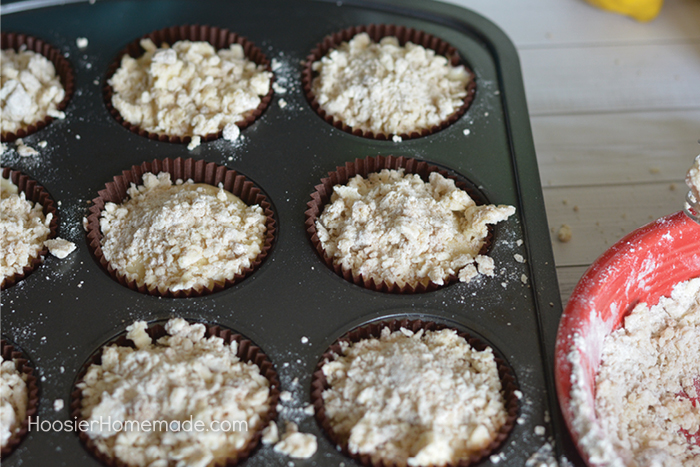 Lemon Cheesecake Muffin Streusel Topping