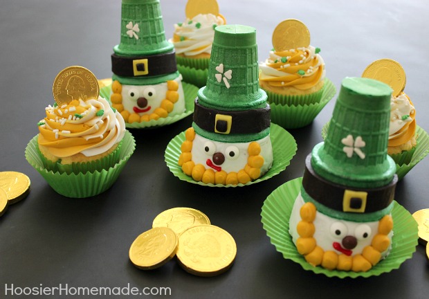 Leprechaun Cupcakes for St. Patrick's Day :: Instructions on HoosierHomemade.com