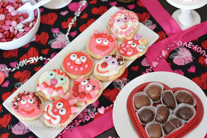 Grab the kids! It's time to make fun Valentine's Day Cookies! Whether you create Love Bugs or Funny Faces, you and the kids will have a great time decorating these cookies!