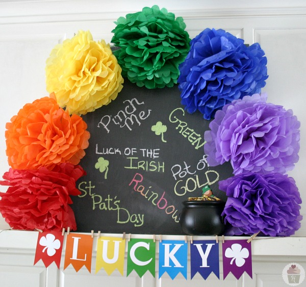 Lucky-Banner-St.Patrick's-Day-Mantel