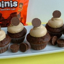 Mini Peanut Butter Cup Cupcakes