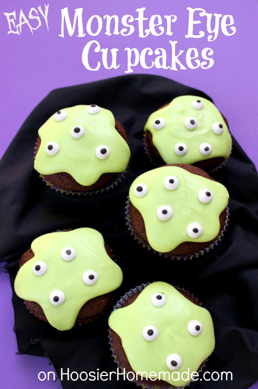 Easy Monster Eye Cupcakes for Halloween :: #Recipe on HoosierHomemade.com