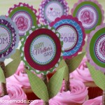 Mother's Day Cupcake Toppers : Free Printables | Available on HoosierHomemade.com