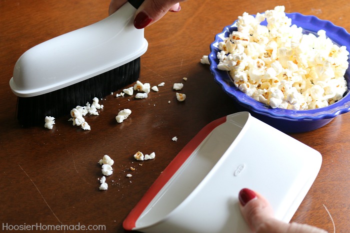 http://hoosierhomemade.com/wp-content/uploads/OXO-Cleaning-Supplies.Compact-Dustpan-and-Brush.jpg