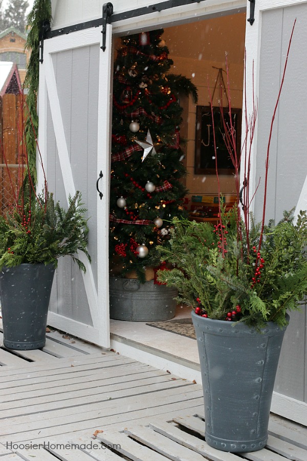 FARMHOUSE CHRISTMAS DECORATING -- She Shed Outdoor Christmas Decorations