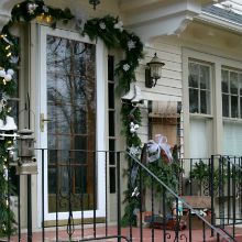 Outdoor-Decorations-Christmas.vintage-lanterns220