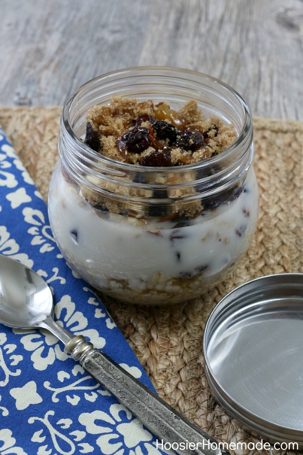 OVERNIGHT OATS -- Make breakfast quick and healthy with these overnight oats recipes - 4 ways! 