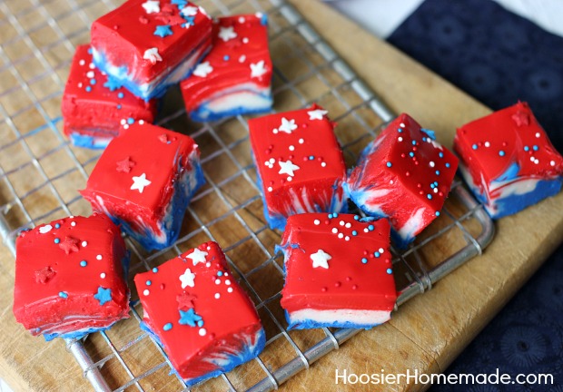 Patriotic White Chocolate Fudge: 4th of July Dessert Recipe | on HoosierHomemade.com