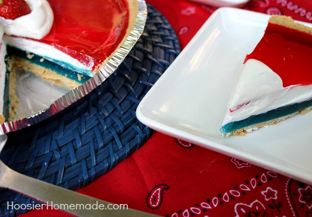 Easy Patriotic Pie :: Perfect for Fourth of July :: Recipe on HoosierHomemade.com