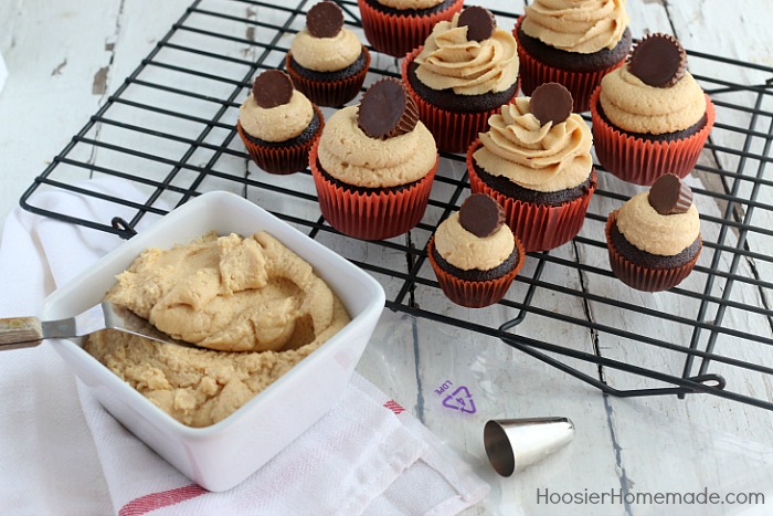 PEANUT BUTTER FROSTING RECIPE -- The BEST peanut butter frosting you will ever taste! Perfect for cupcakes, cakes, brownies and more! 