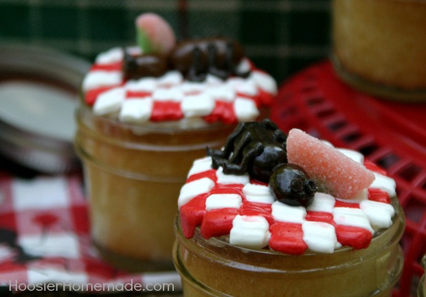 Picnic Ant Cupcakes in Jar | Recipe on HoosierHomemade.com