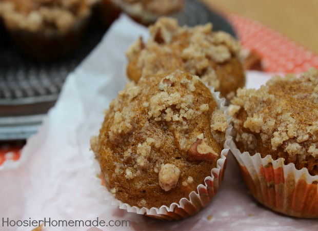 Mini Pumpkin Muffins with Streusel Topping :: Recipe on HoosierHomemade.com