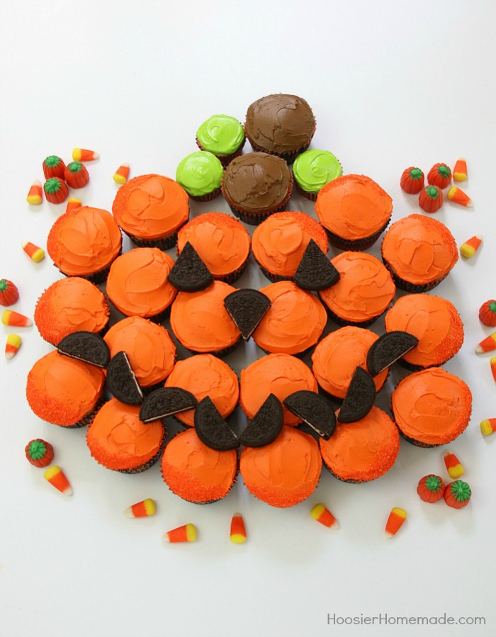 PUMPKIN PULL-APART CUPCAKES -- Fun and EASY Halloween Cupcakes 