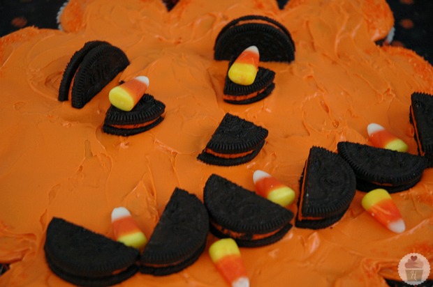 Pumpkin Pull Apart Cupcakes Instructions on HoosierHomemade.com
