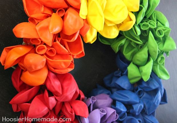 How to make a Balloon Wreath :: Full instructions on HoosierHomemade.com