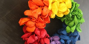 Rainbow Balloon Wreath.FEATURE