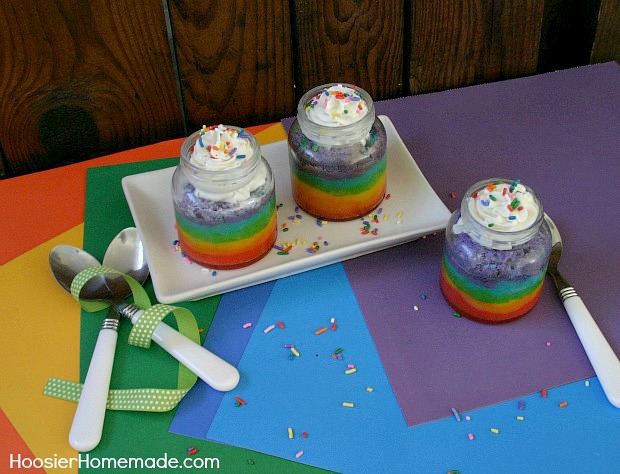 Rainbow Cupcakes in a Jar on HoosierHomemade.com