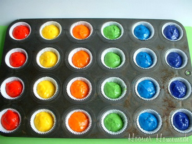 Mini Rainbow Cupcakes | Recipe & Instructions on HoosierHomemade.com