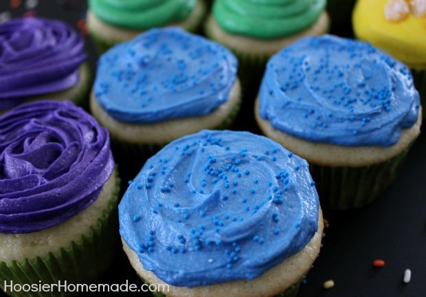 Rainbow Cupcakes :: Instructions on HoosierHomemade.com
