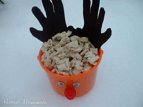Reindeer Feed Recipe {White Chocolate Peppermint Chex Mix}