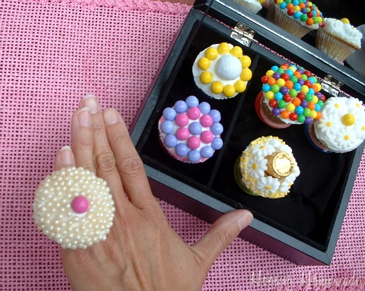 I Heart Cupcakes: Paul's Boutique cupcake handbag