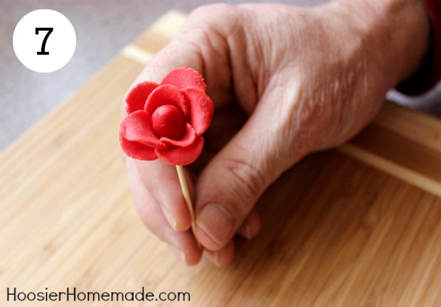 Valentine's Day Cupcakes with Candy Clay Roses | Instructions on HoosierHomemade.com