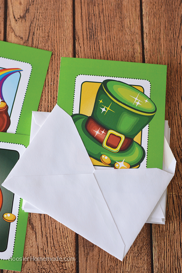 Grab these FREE Printable St. Patrick's Day Cards and spread the fun! Be "GREEN" for a day! Perfect to add to a gift or drop in the mail! 