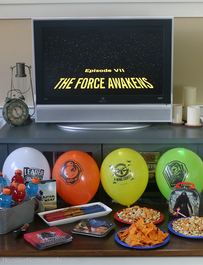 Do you have Star Wars fans in your home? Create this easy Star Wars Movie Night in minutes! 