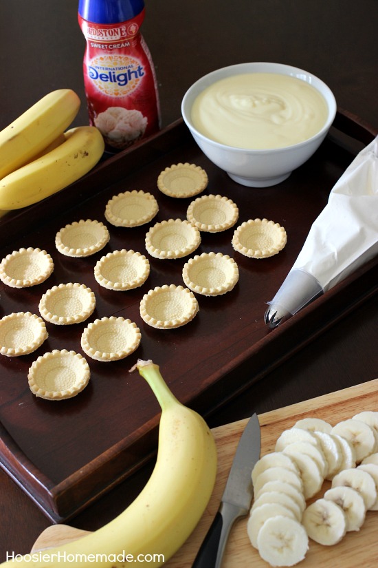 Sweet Cream Banana Tartlets | Quick and easy Dessert in under 15 minutes | Recipe on HoosierHomemade.com