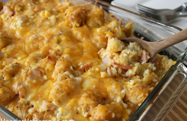 Breakfast, Lunch or Dinner - this Tater Tot Breakfast Casserole will fill your belly! Great make ahead casserole and perfect for the holidays! Pin this to your Recipe Board!