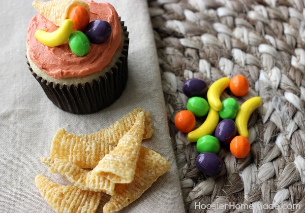 Cupcakes with Cornucopia for Thanksgiving