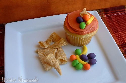 images of thanksgiving cupcakes. Thanksgiving Cupcakes~Pilgrim Hats & Cornucopias