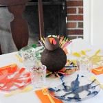 Thanksgiving Kids Table | How to make Crayon Art Plates on HoosierHomemade.com