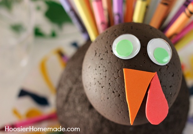 Thanksgiving Kids Craft | Instructions for this adorable Turkey on HoosierHomemade.com