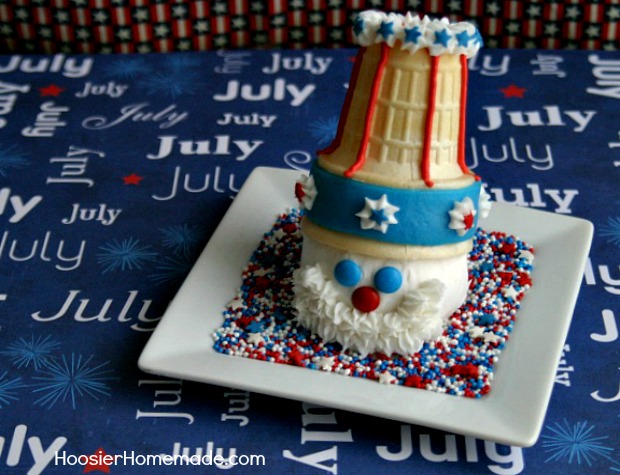 Uncle-Sam Cupcake | on HoosierHomemade.com