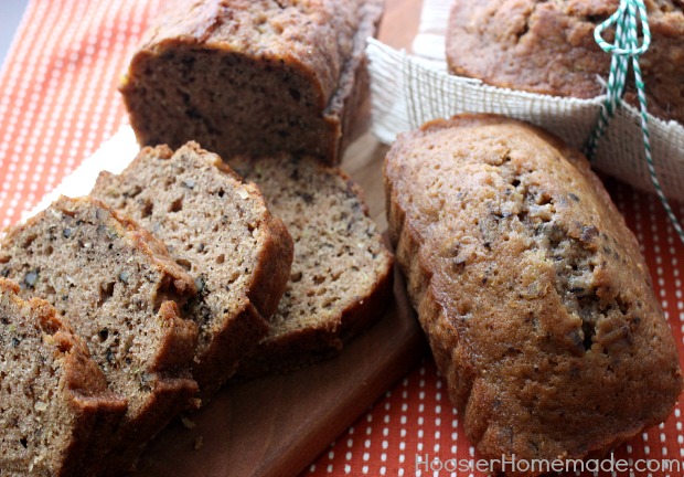 Zucchini Bread Recipe | on HoosierHomemade.com