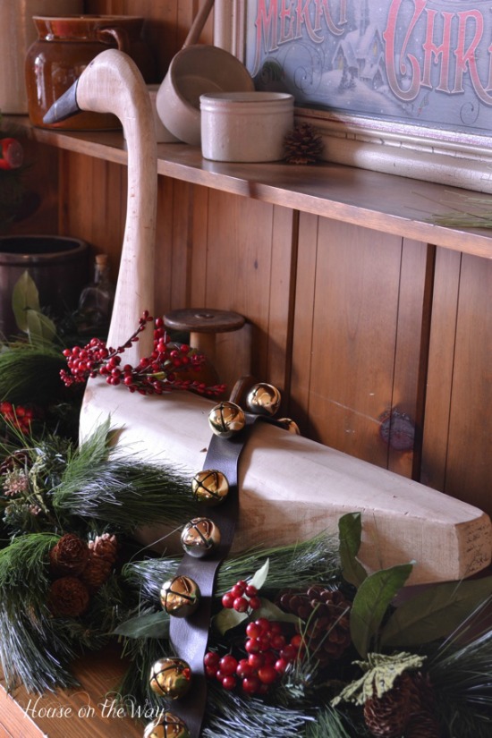 Christmas Decorations | 100 Days of Homemade Holiday Inspiration on HoosierHomemade.com