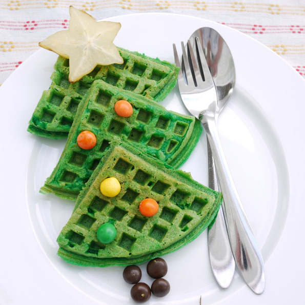 http://hoosierhomemade.com/wp-content/uploads/christmas-waffle.jpg